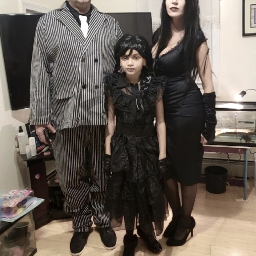Adams family costumes men xl women small kids medium
